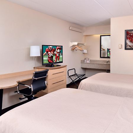 Hotel Super 8 By Wyndham Deerfield - Northbrook Esterno foto