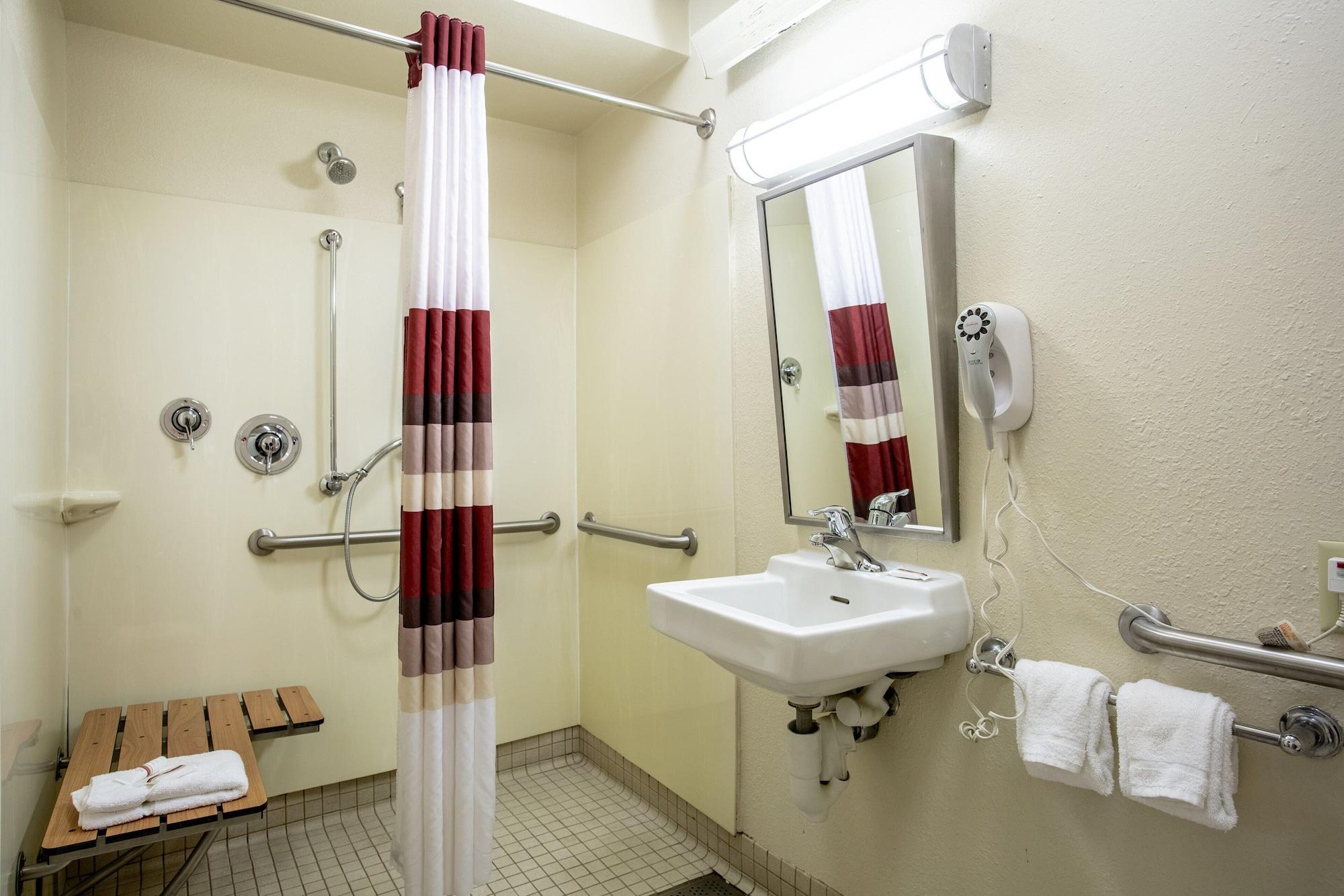 Hotel Super 8 By Wyndham Deerfield - Northbrook Esterno foto