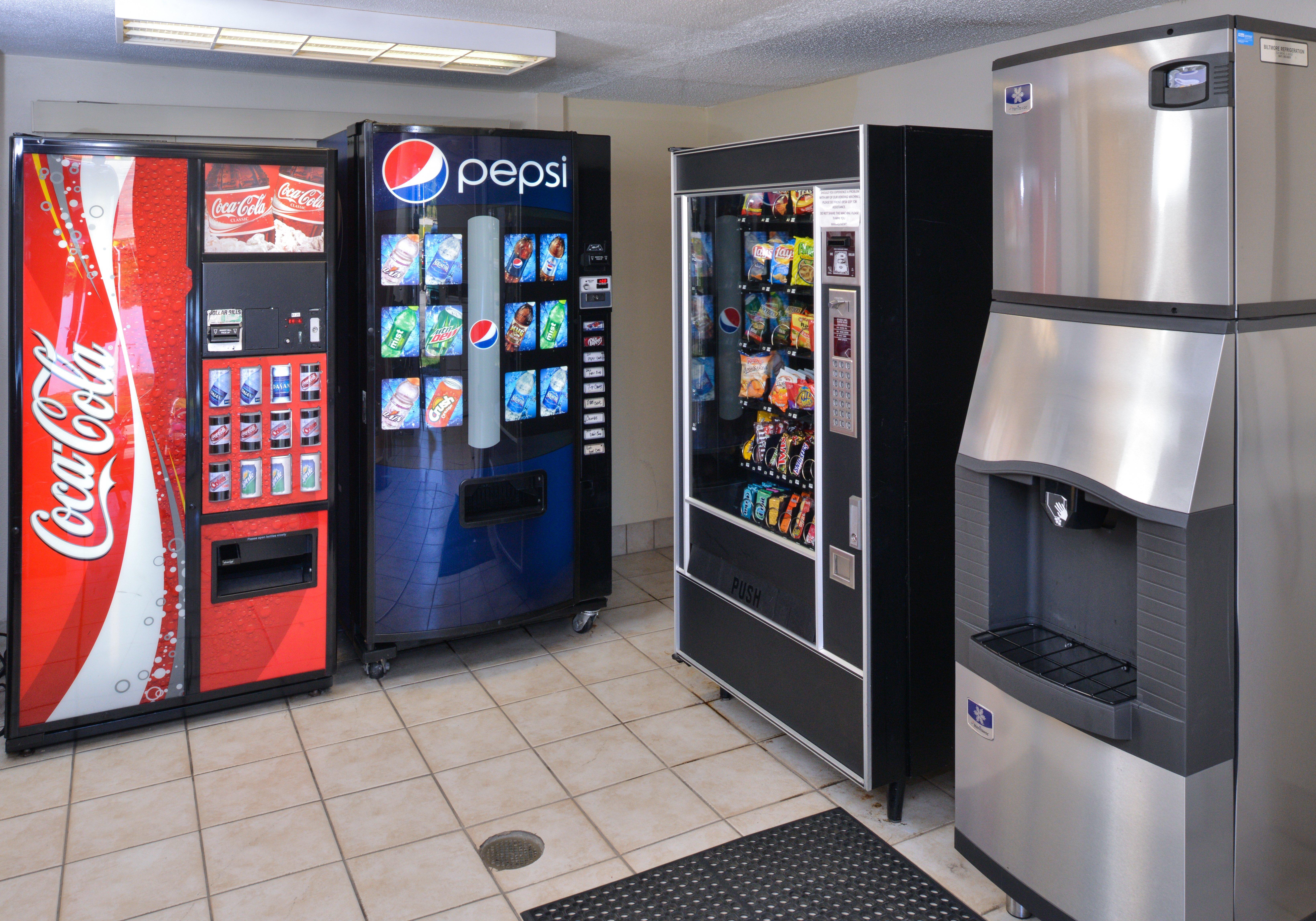 Hotel Super 8 By Wyndham Deerfield - Northbrook Esterno foto