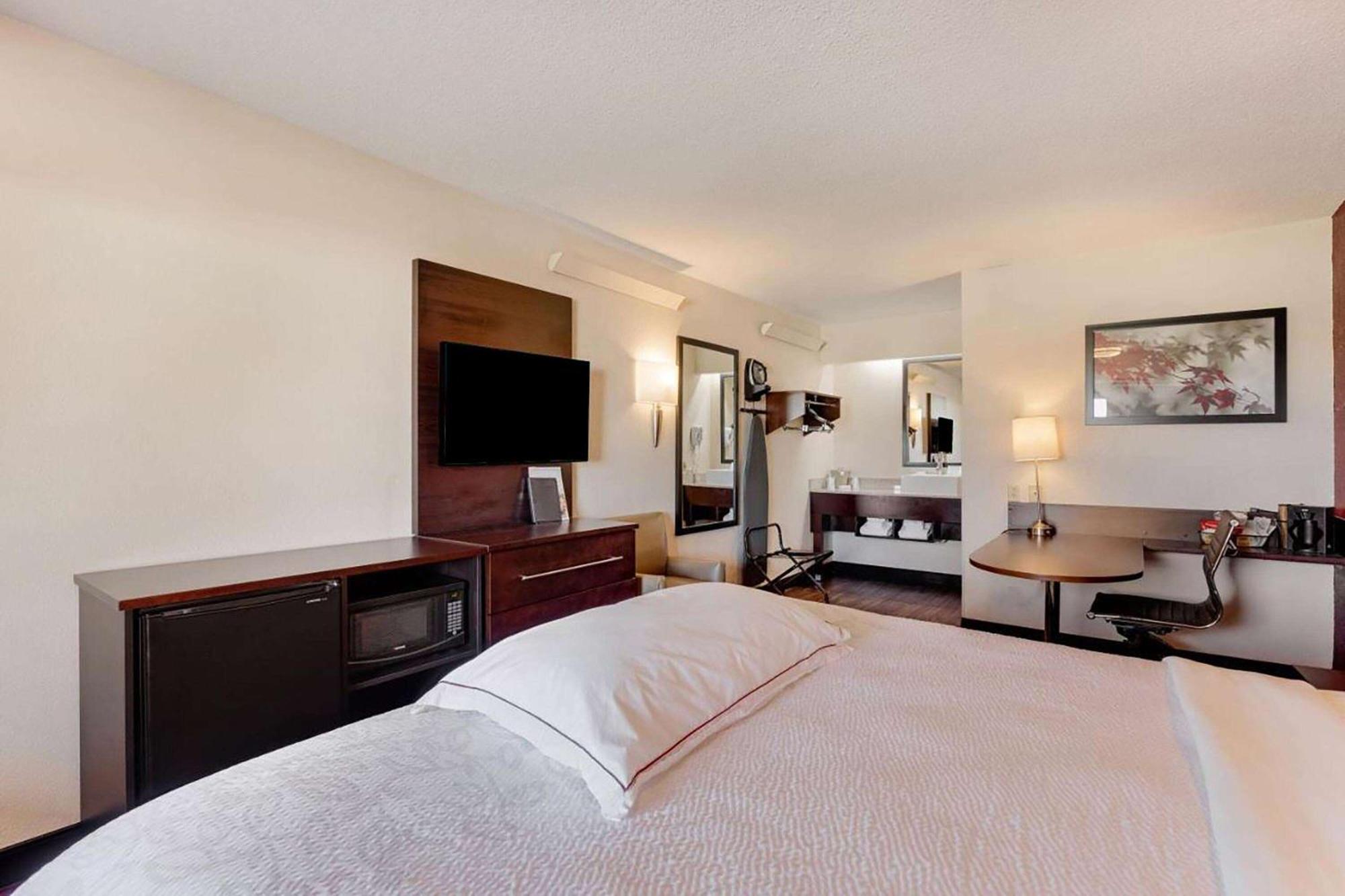 Hotel Super 8 By Wyndham Deerfield - Northbrook Esterno foto